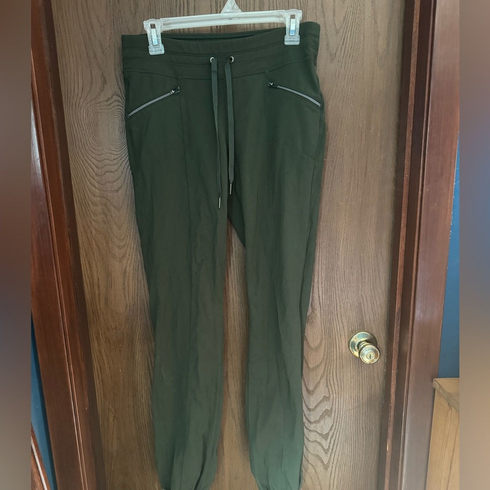 Athleta green pants size small